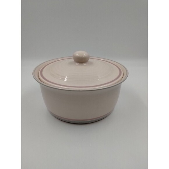 2 Qt Round Covered Casserole in Sunrise or Aura pattern by Pfaltzgraff - Picture 1 of 6